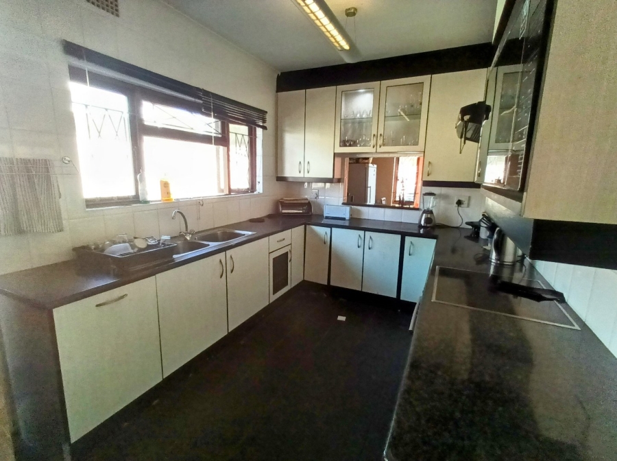 6 Bedroom Property for Sale in Gonubie North Eastern Cape